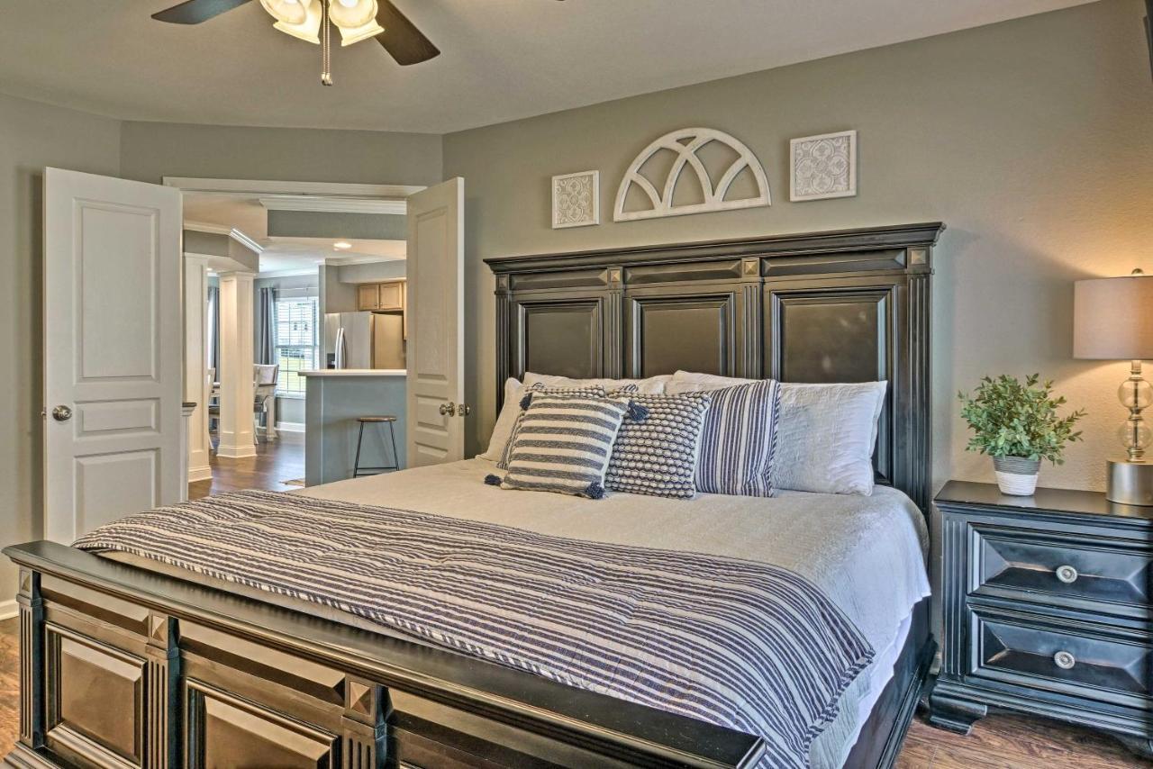 Pool Access, Near Table Rock Lake! Apartment