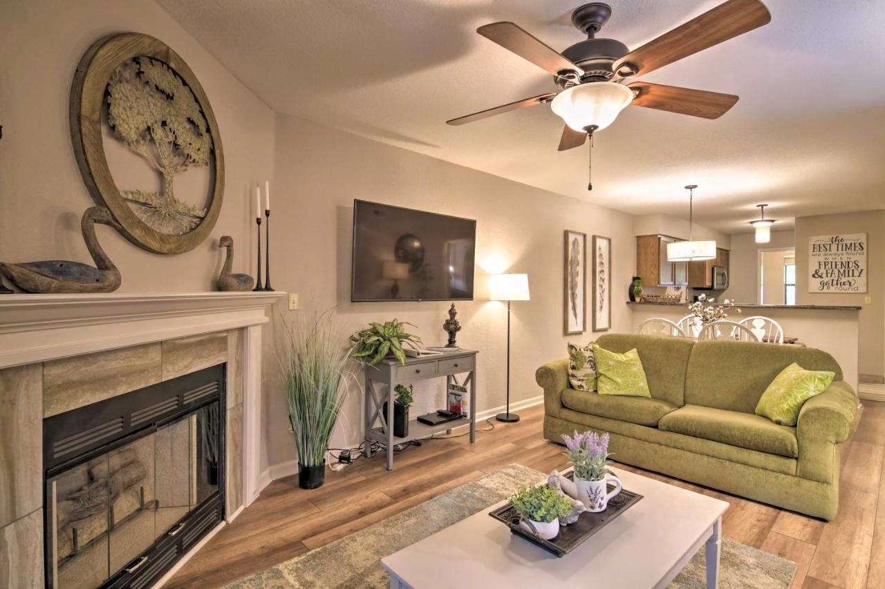 Waterfront Family Less Than 5 Mi To Strip! Apartment