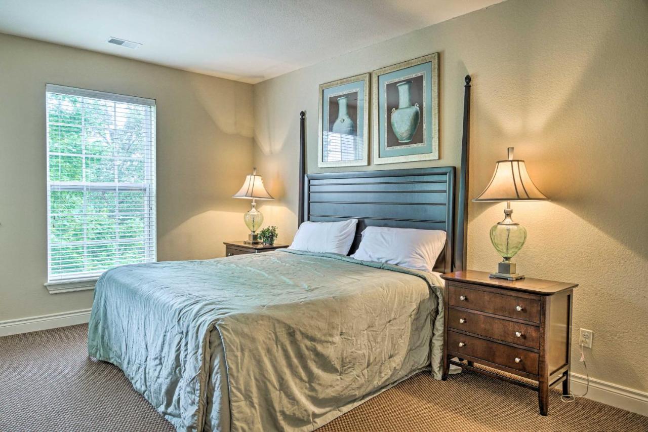 With Balcony, 3 Miles To Downtown Apartment *
