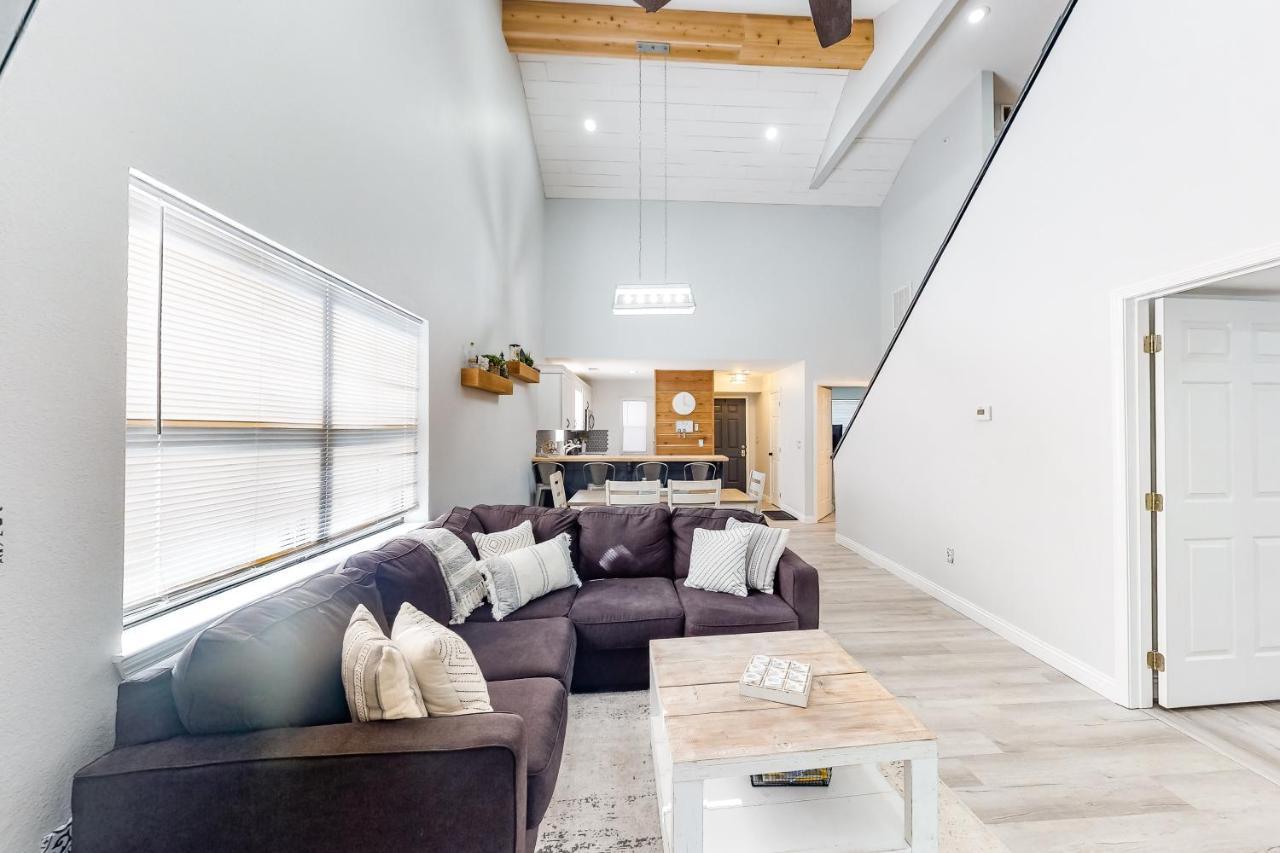 Lofty Retreat & Paradise Pointe *