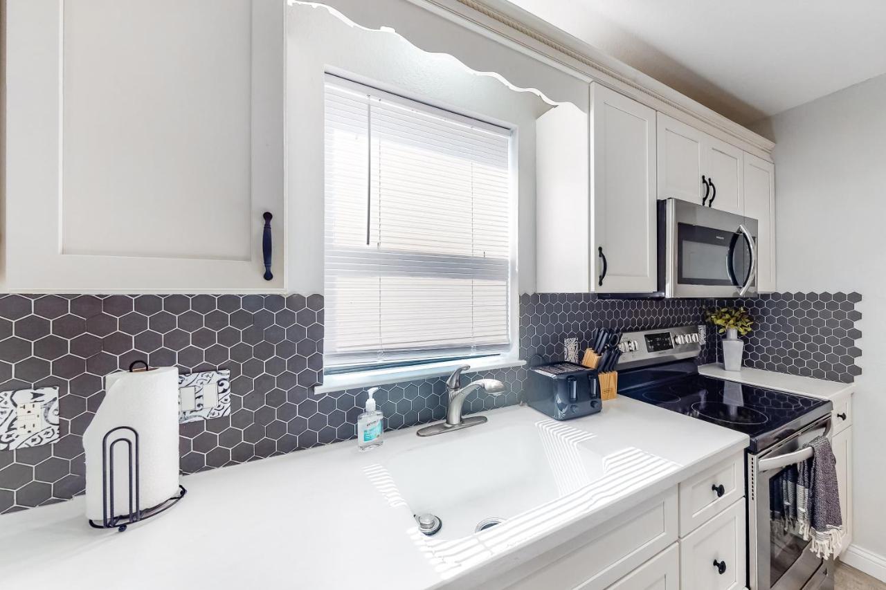 Lofty Retreat & Paradise Pointe Holiday home