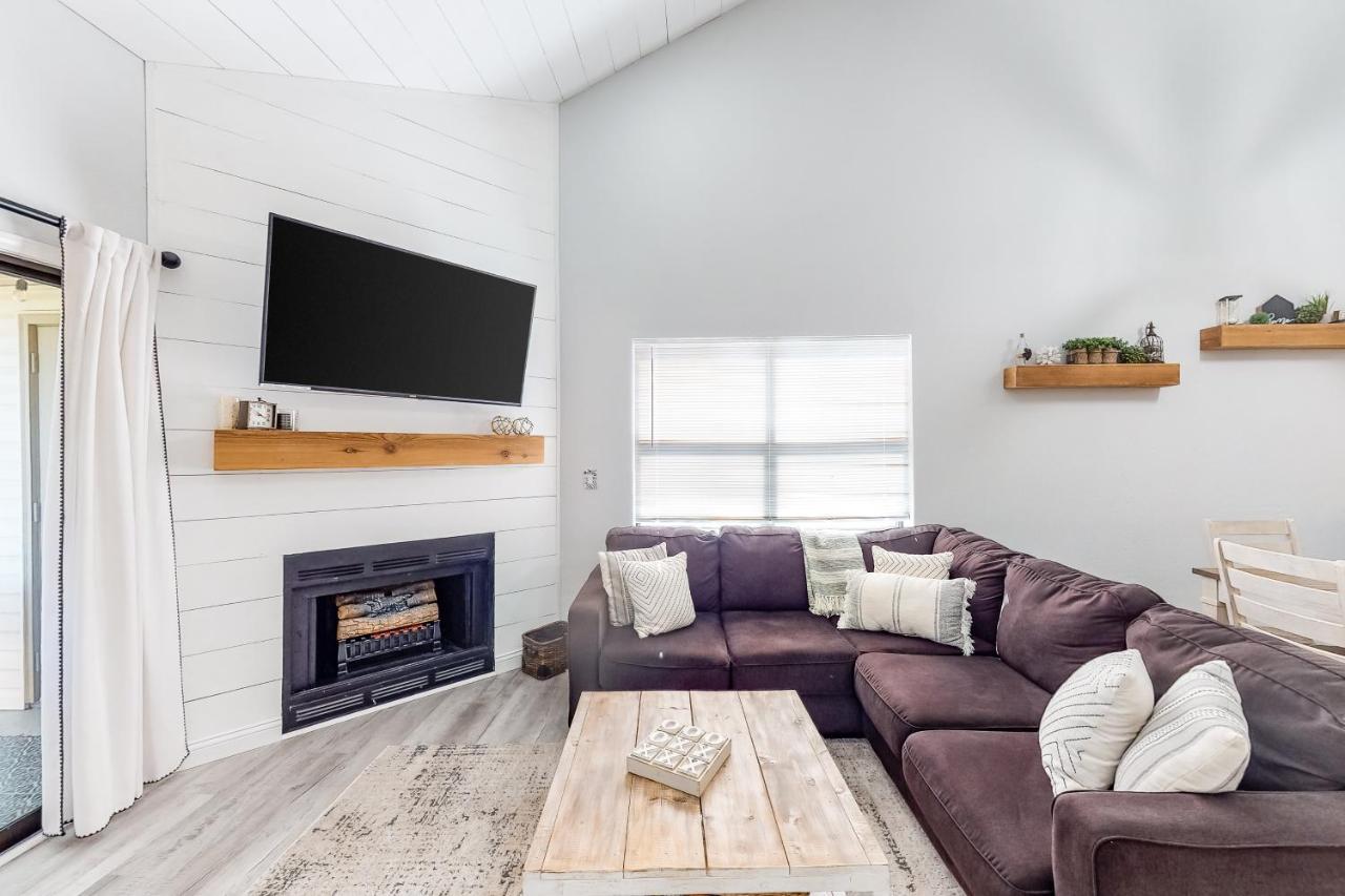 Lofty Retreat & Paradise Pointe *