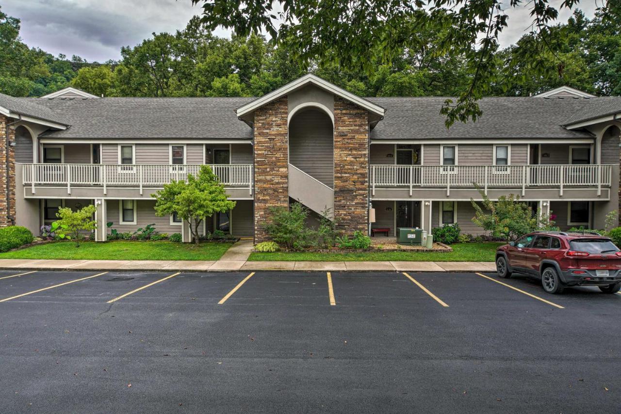 Lakefront Penthouse With Amenities! Apartment *
