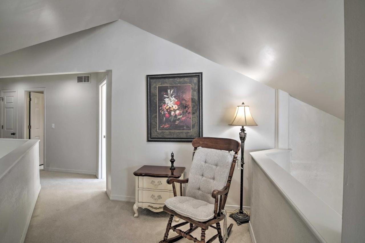 Spacious 3 Mi To Table Rock Lake!