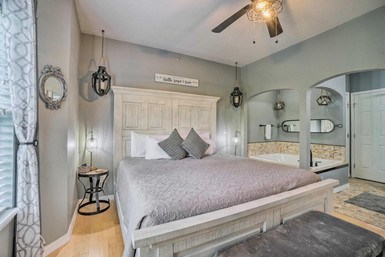 Resort-style Retreat 4 Mi To Strip Apartment *