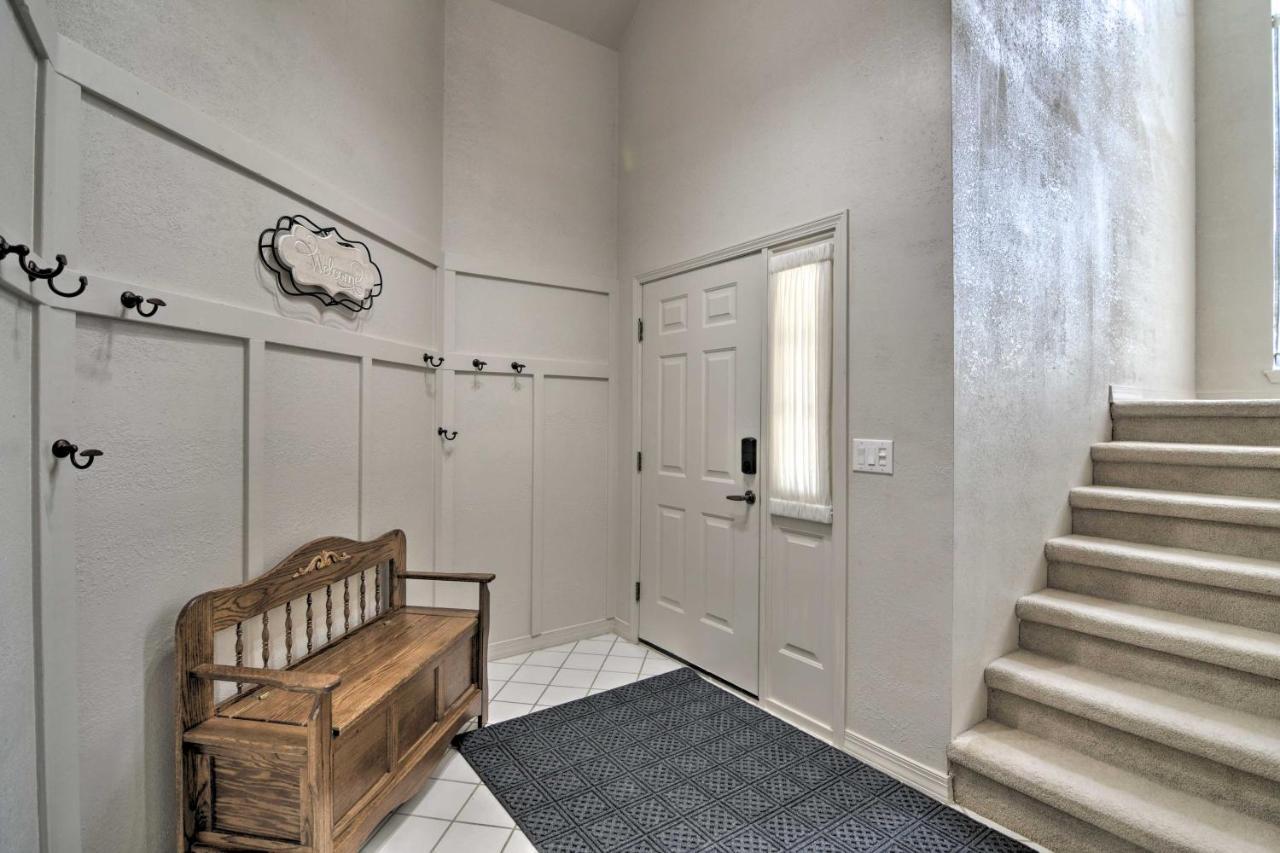 Spacious 3 Mi To Table Rock Lake! *