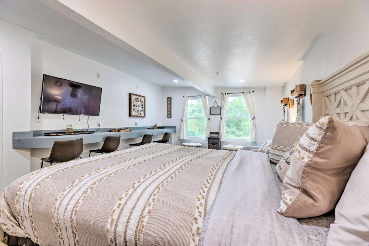 Holiday home Hilltop Hideaway With Trampoline! Branson