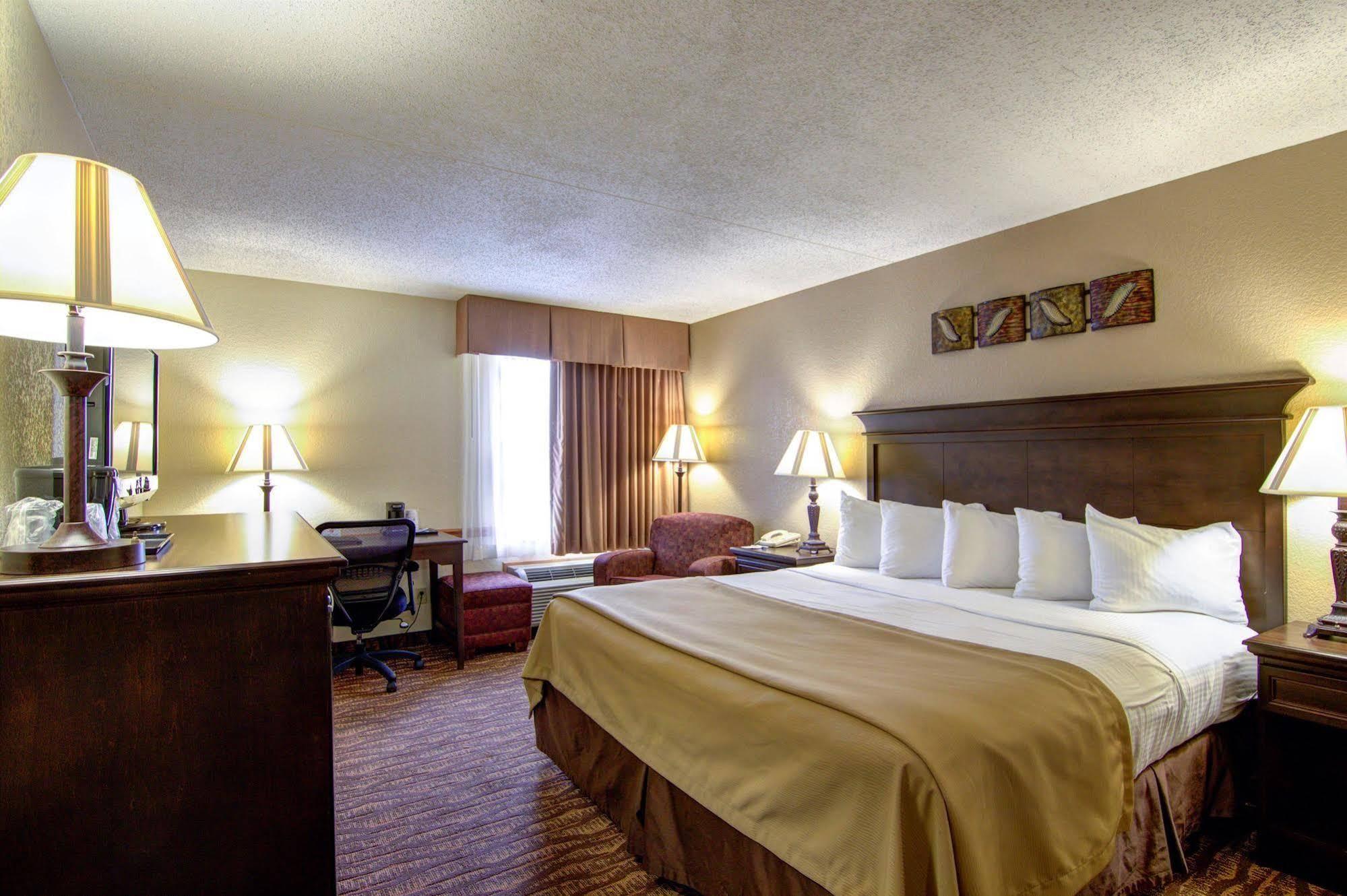 Hotel Western Center Pointe 3*