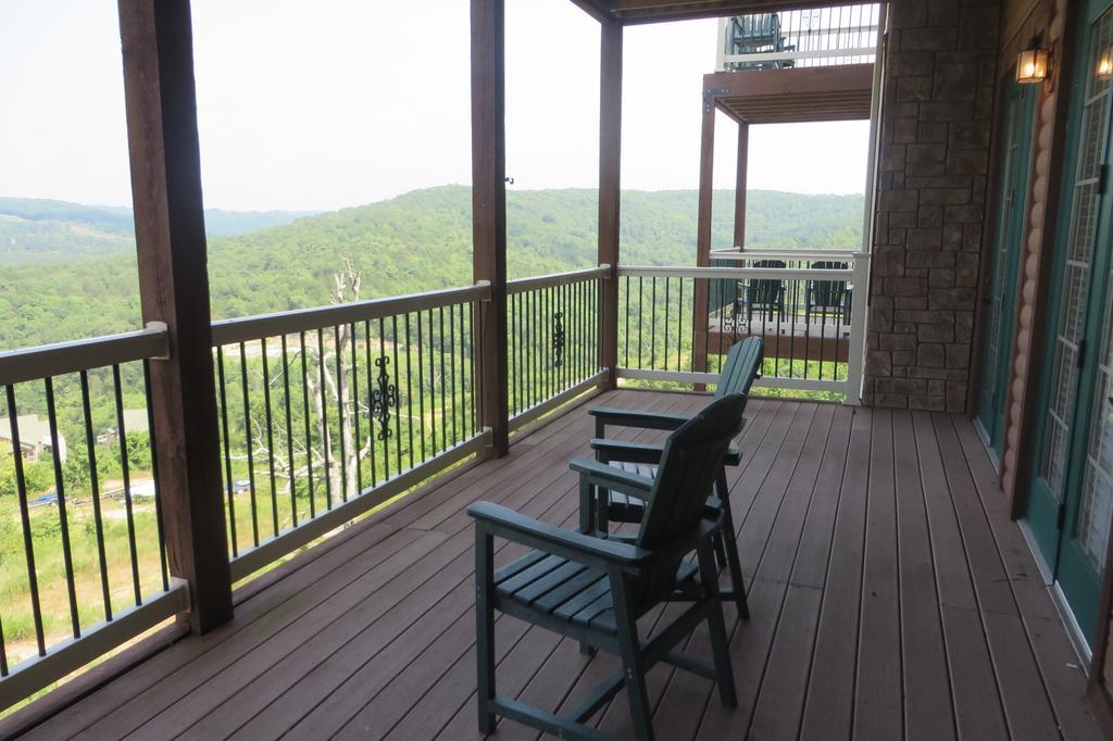 Resort Cliffs Table Rock