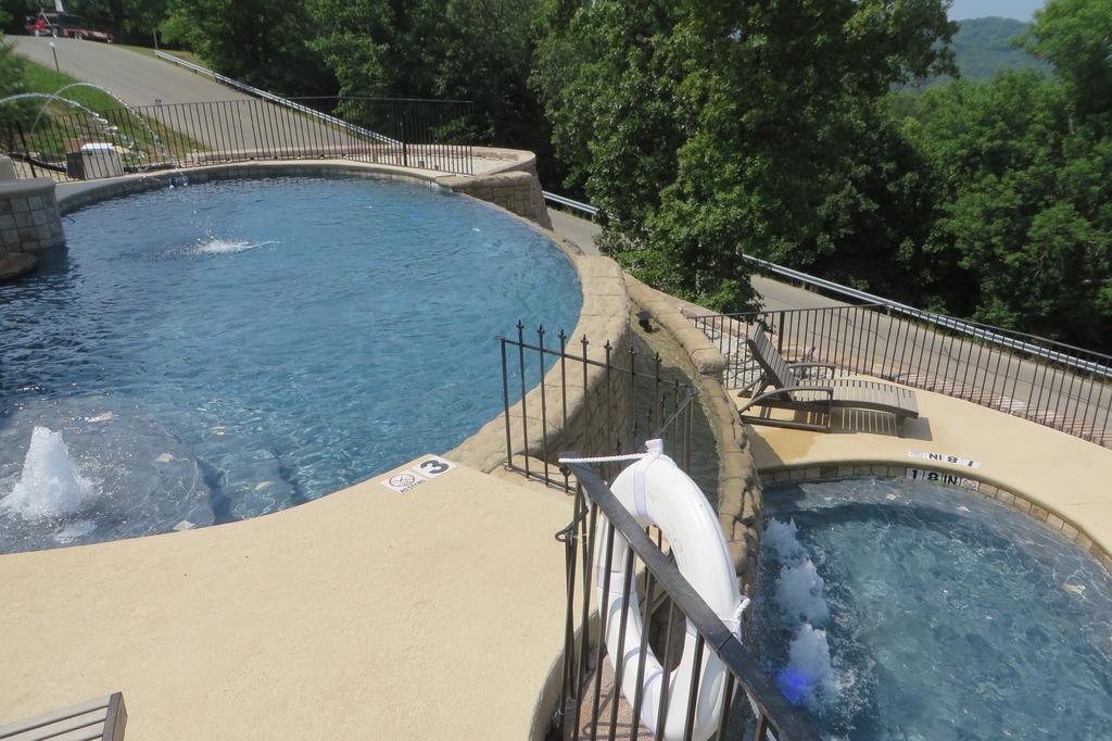 Cliffs Table Rock Resort Branson