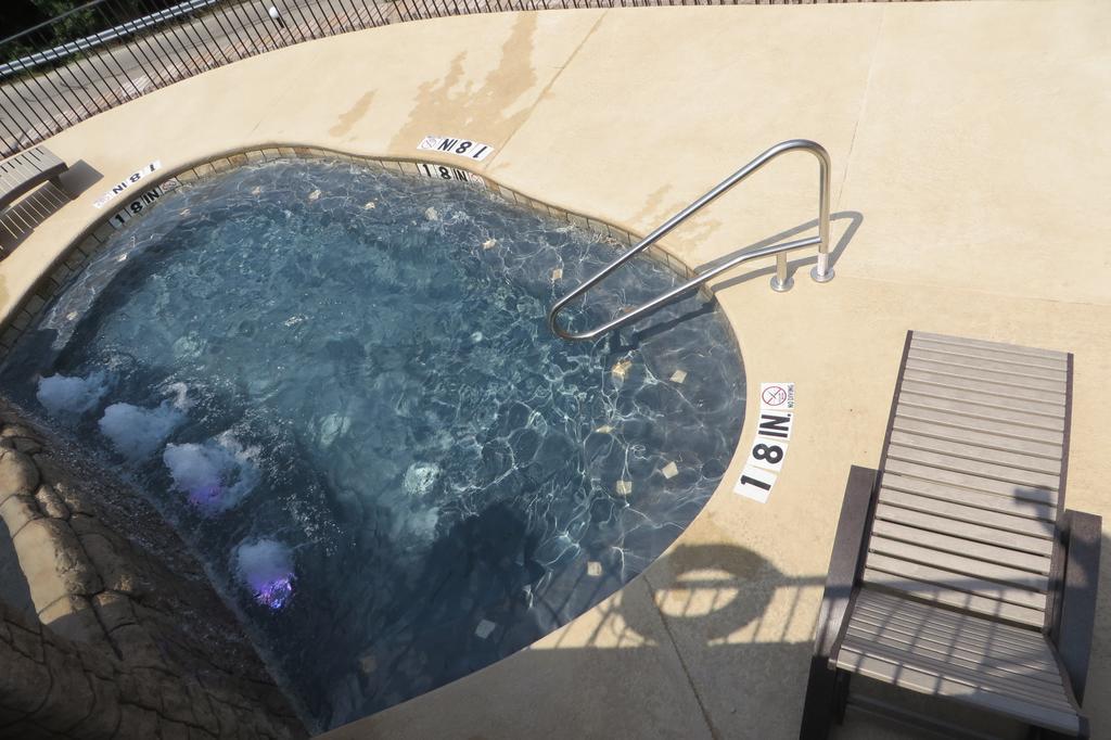 Cliffs Table Rock Resort