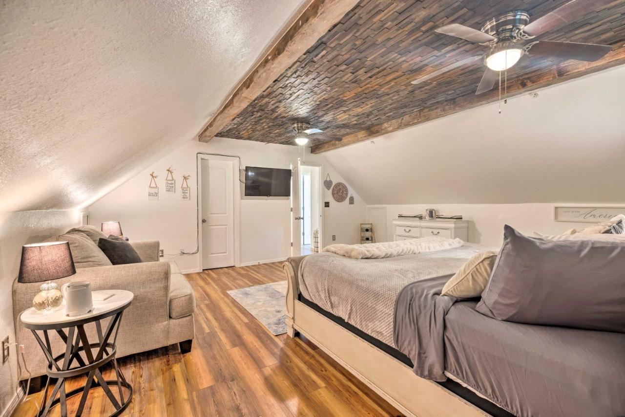 Hilltop Hideaway With Trampoline! Branson