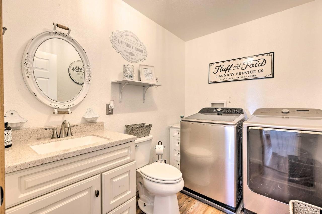 Hilltop Hideaway With Trampoline! Branson