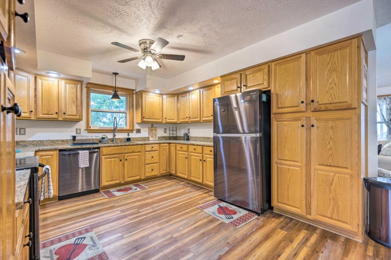 Holiday home Hilltop Hideaway With Trampoline! Branson