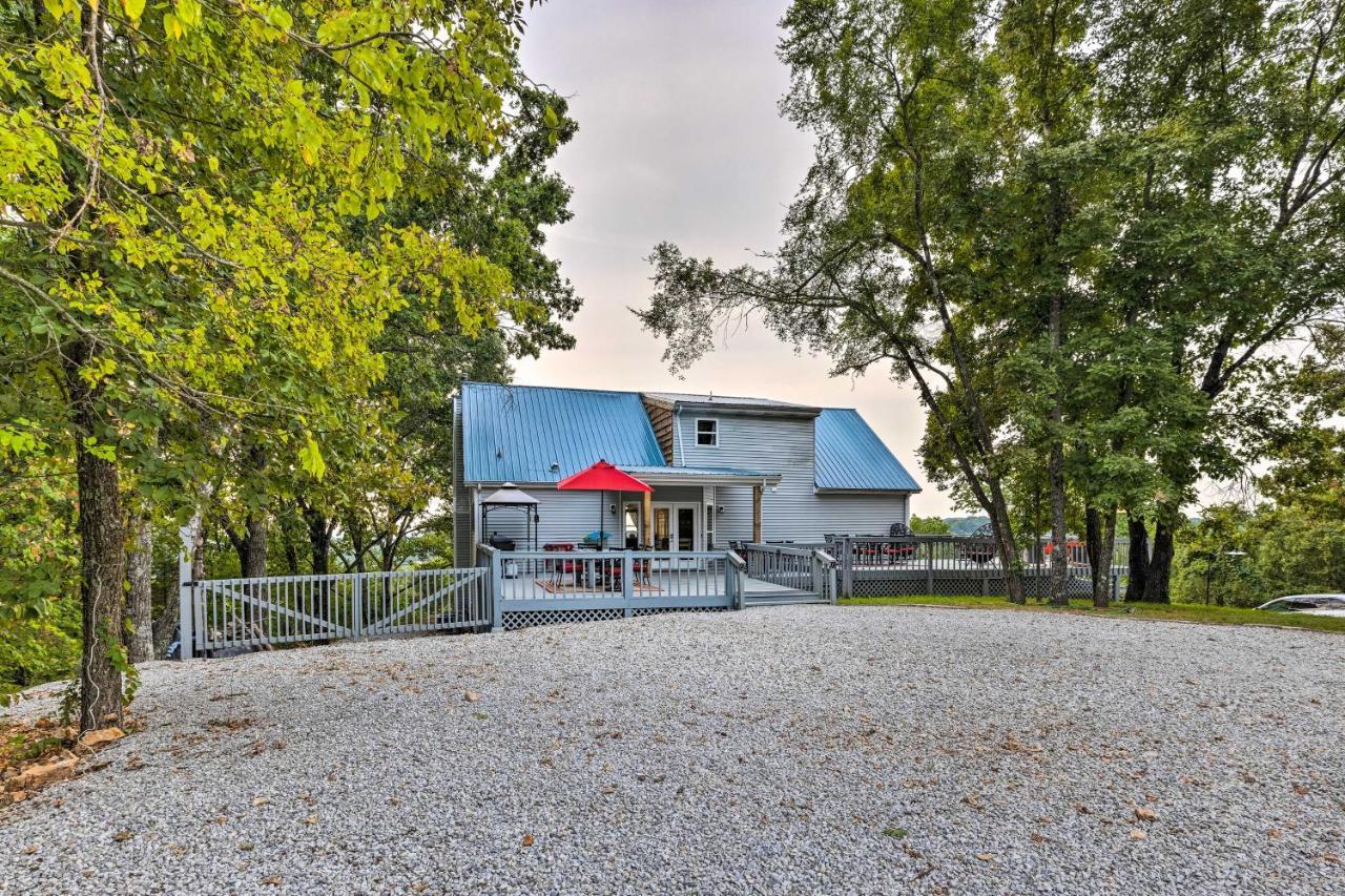 Hilltop Hideaway With Trampoline! *