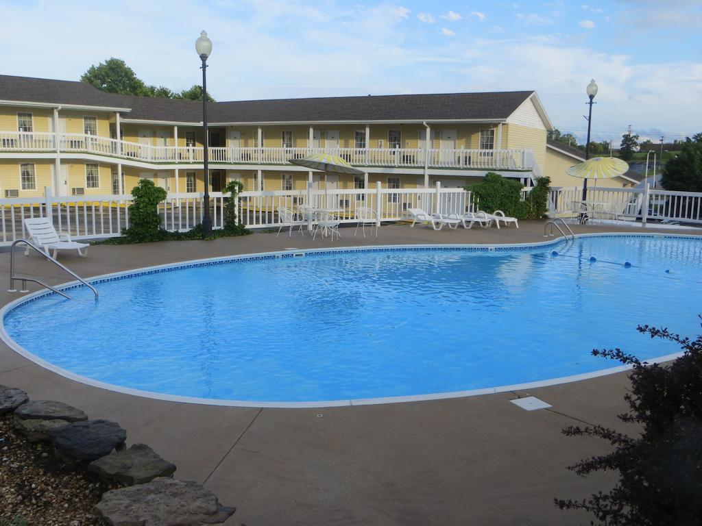 Honeysuckle & Conference Center Motel