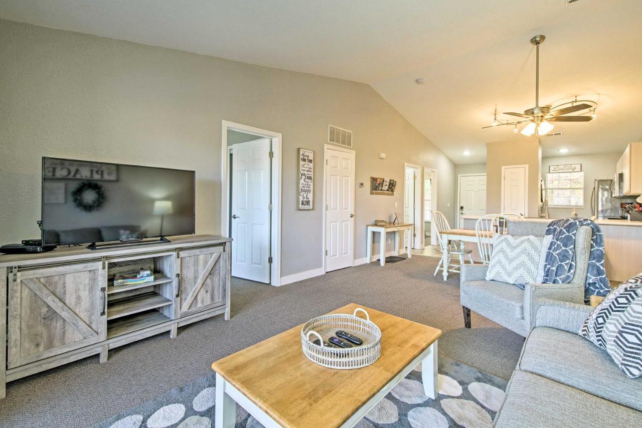 Apartment With Pool Access 3 Mi To Strip!