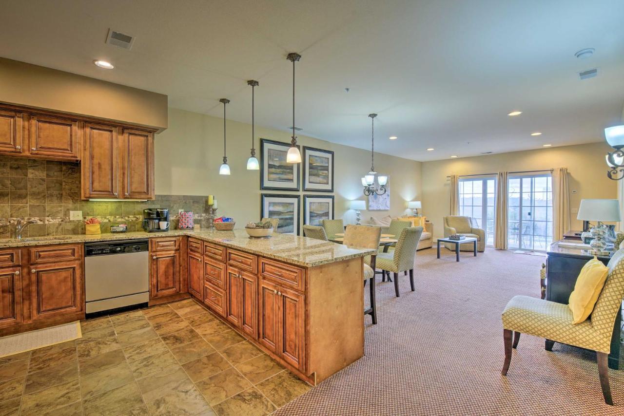 Inviting With Outdoor Dining Area Apartment Branson