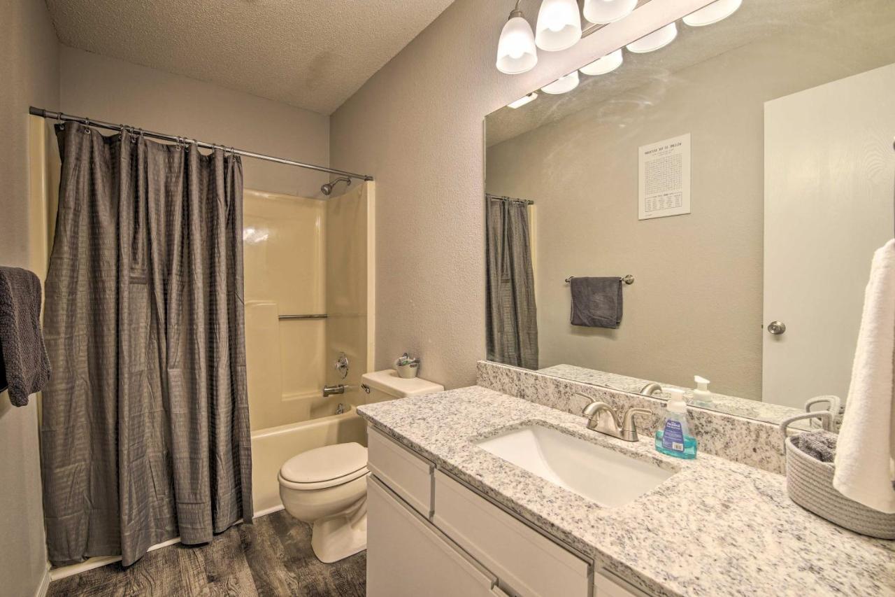 Cozy Near Lakes And Theatre District Apartment Branson