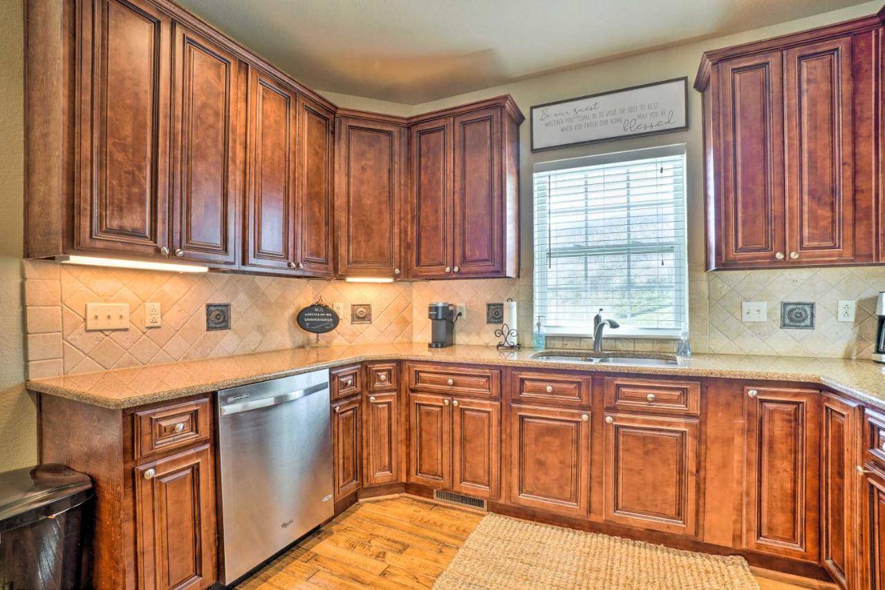 Villa Stunning With On-site Golf Access *