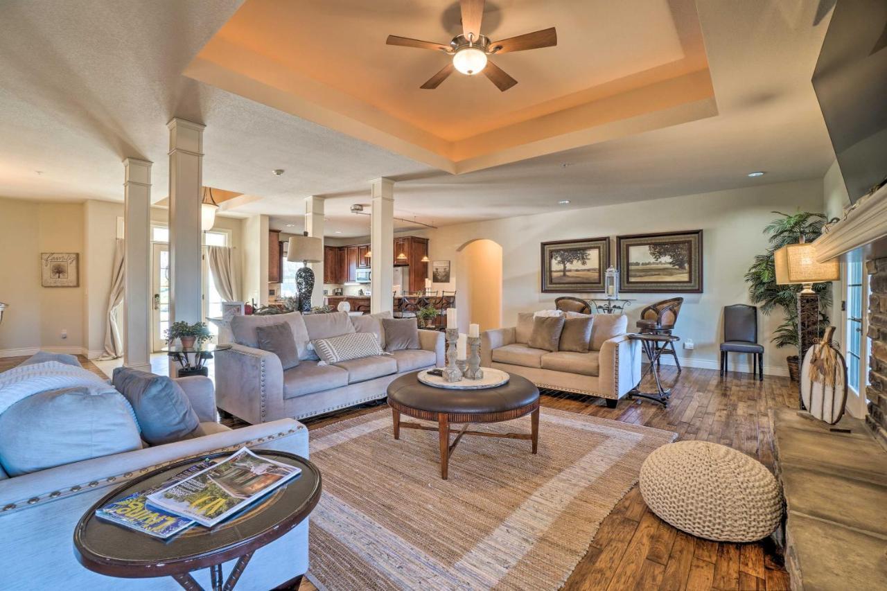 Stunning With On-site Golf Access * Branson