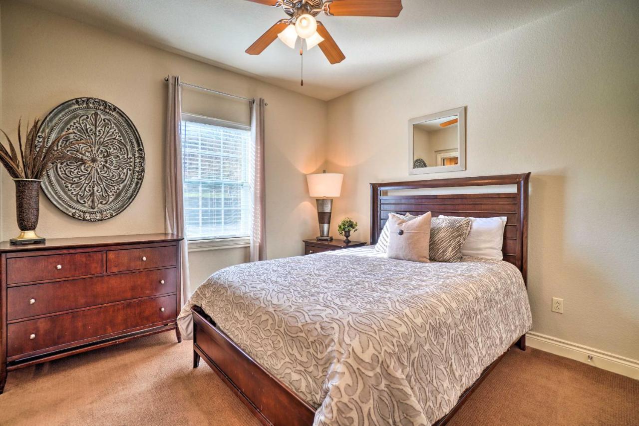 Villa Stunning With On-site Golf Access