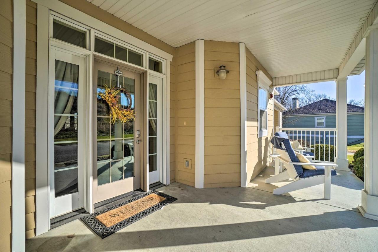 Stunning With On-site Golf Access Villa *