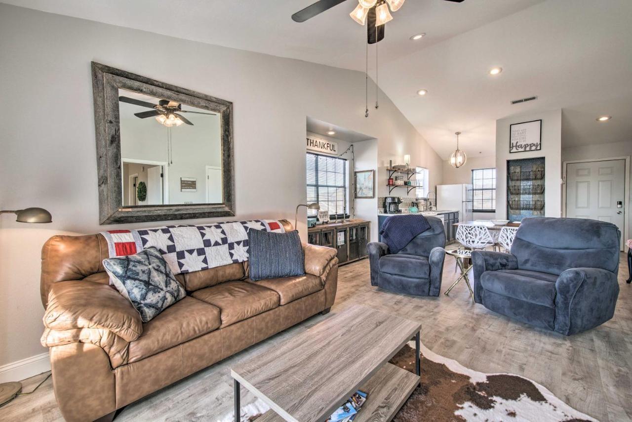 Apartment Cozy Getaway Less Than 1 Mi To Silver Dollar City! *