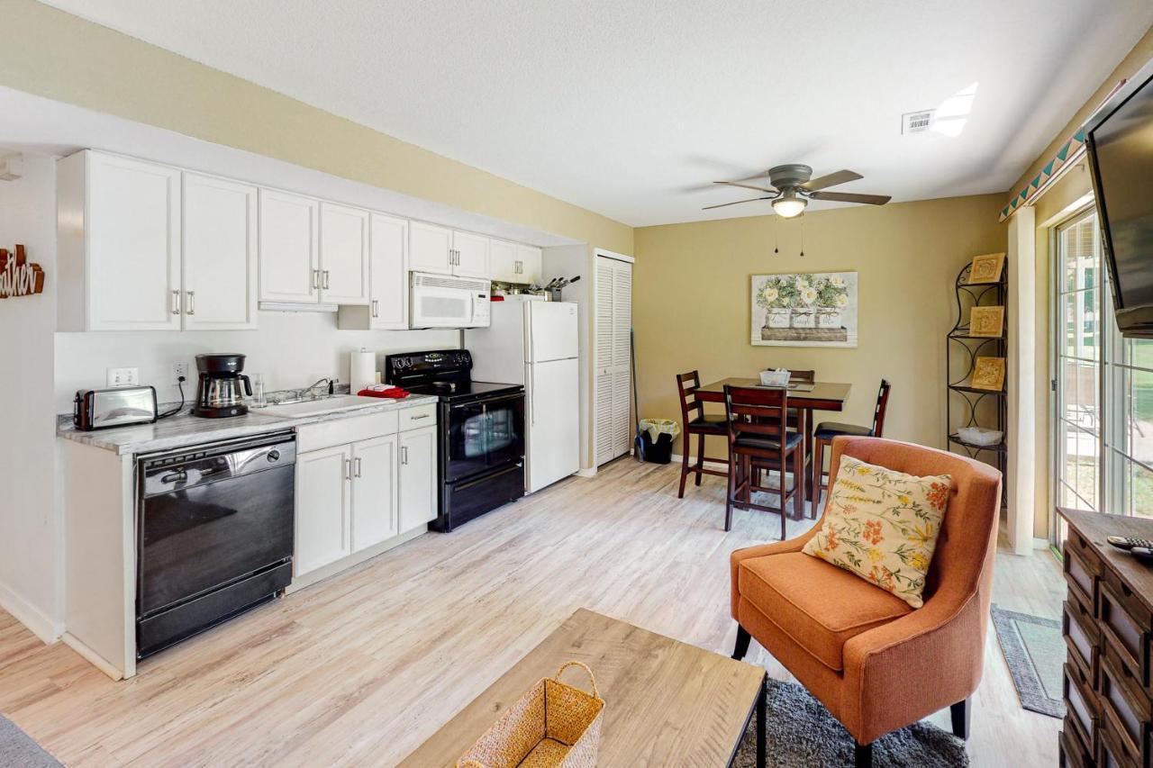 Apartment Fall Creek 590-2