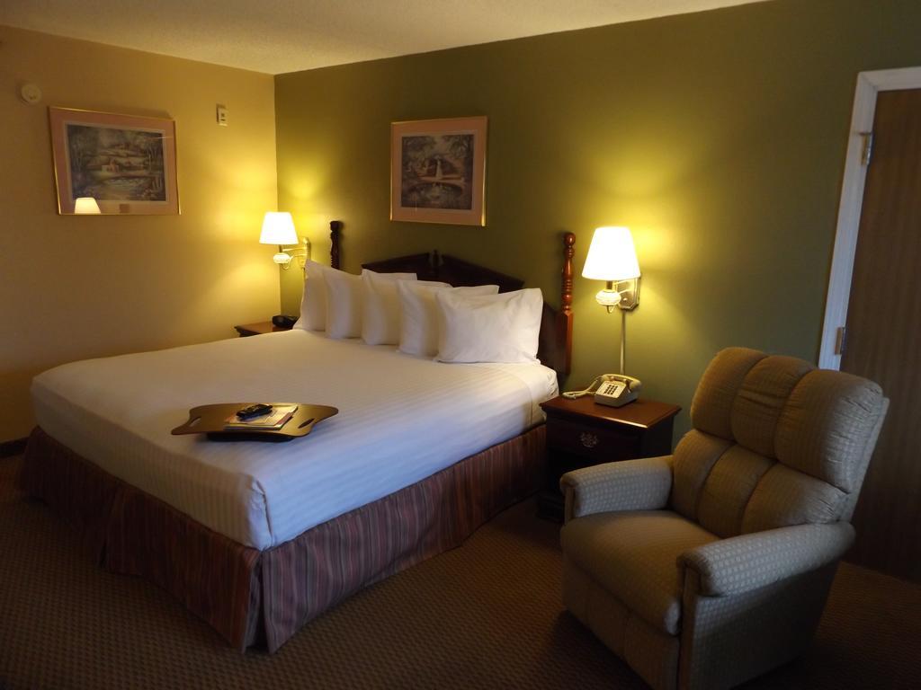Angel - Hotel Branson