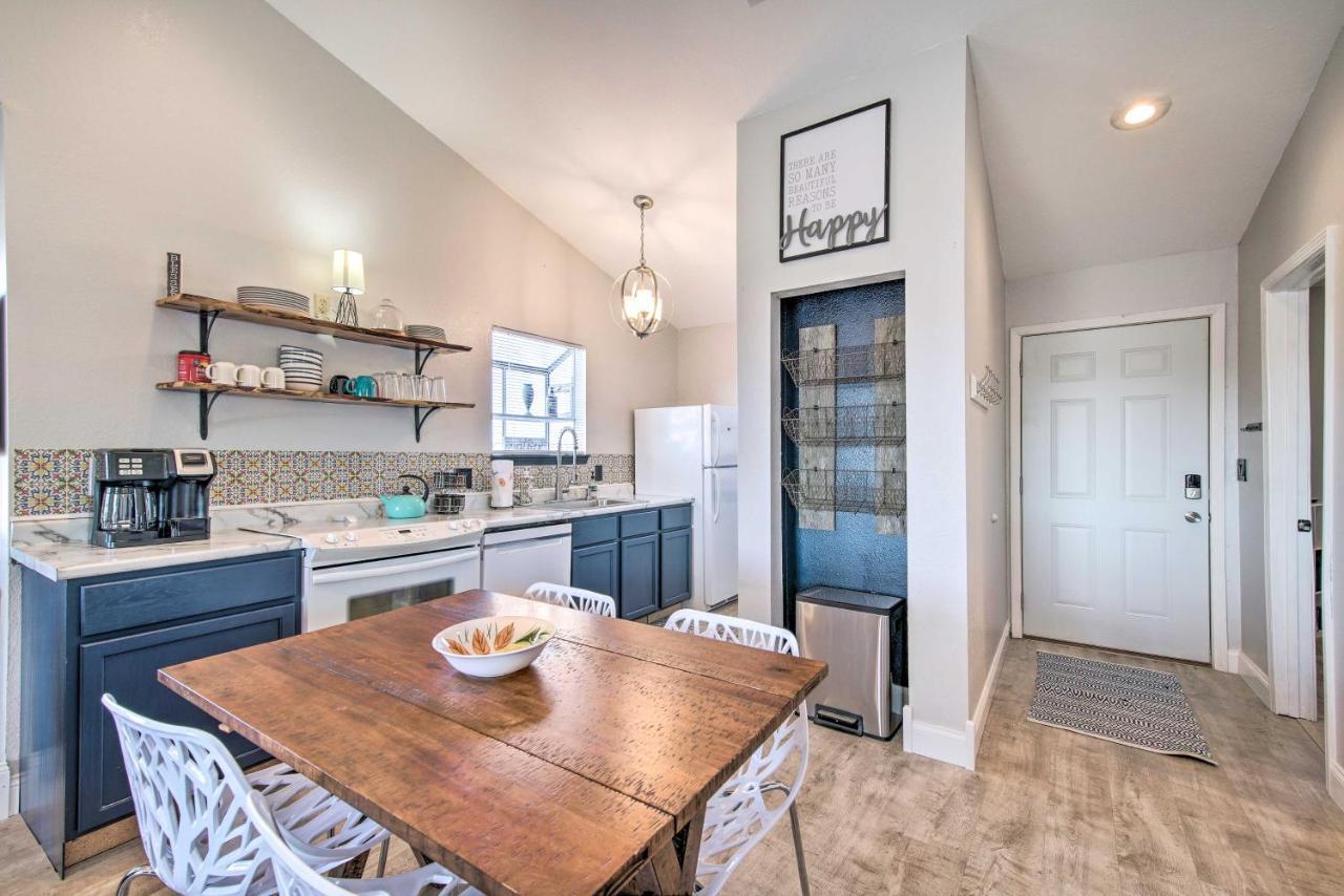 Cozy Getaway Less Than 1 Mi To Silver Dollar City! Apartment
