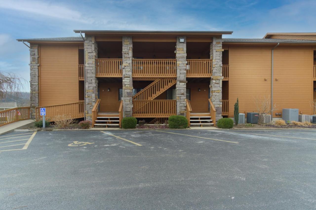 Pointe Of View * Branson