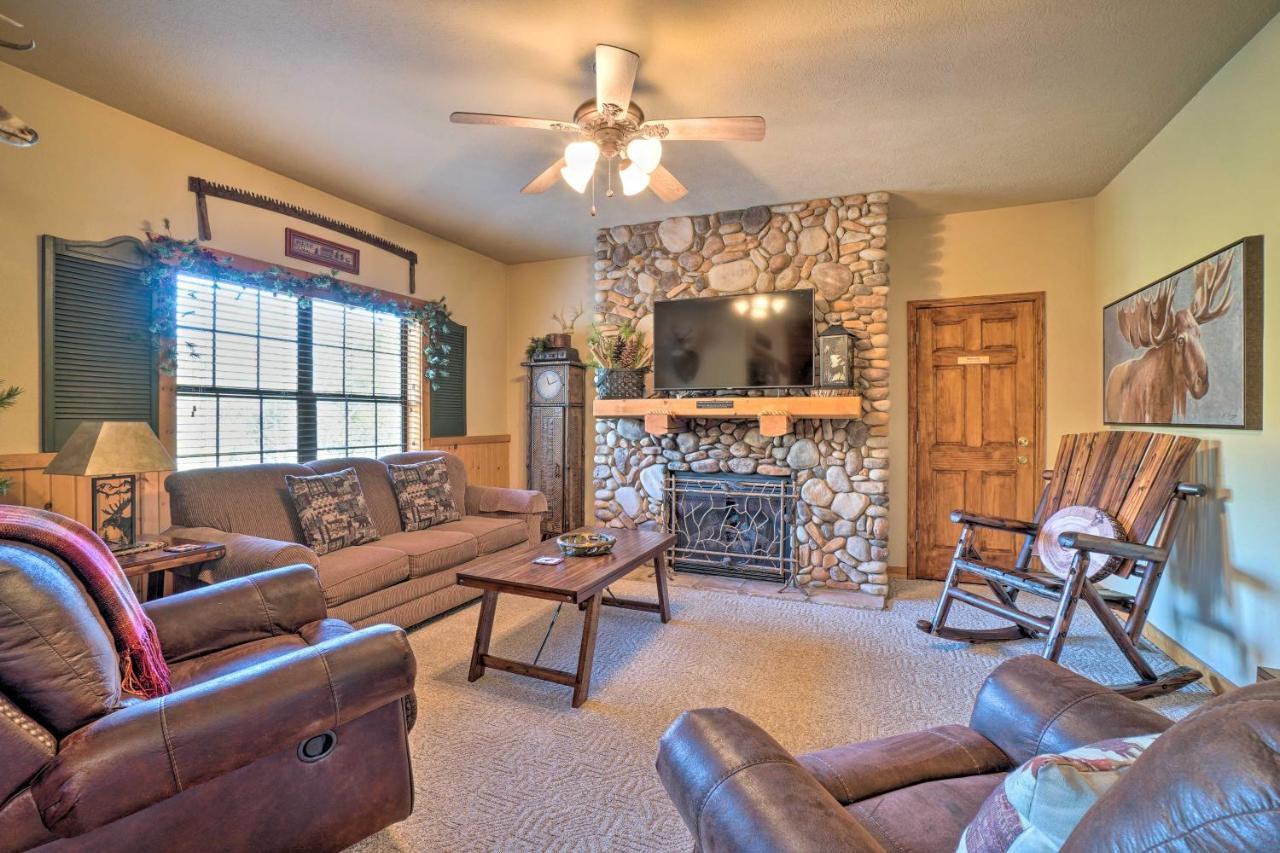 And Cozy Cabin About 1 Mi To Strip! Holiday home Branson