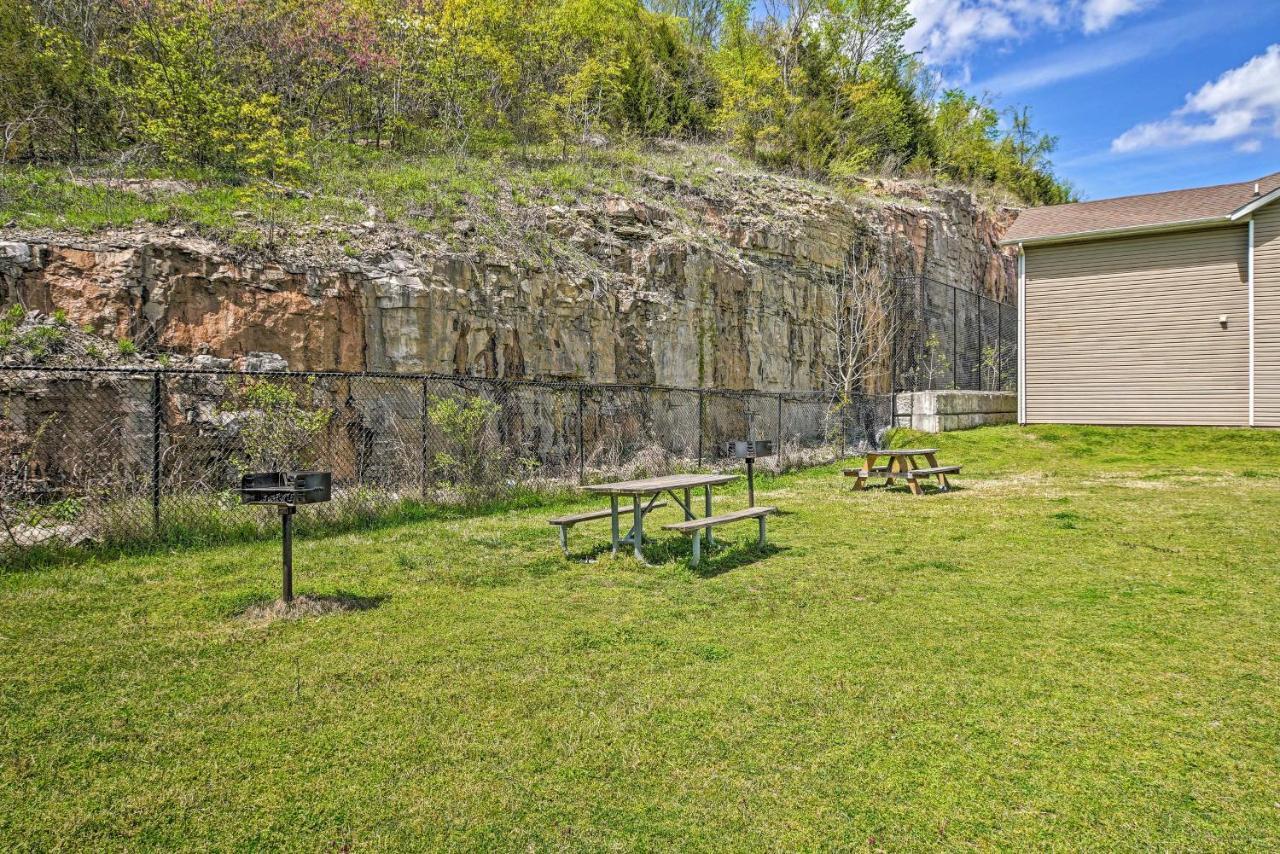 Family-friendly About 3 Mi To Strip Apartment *