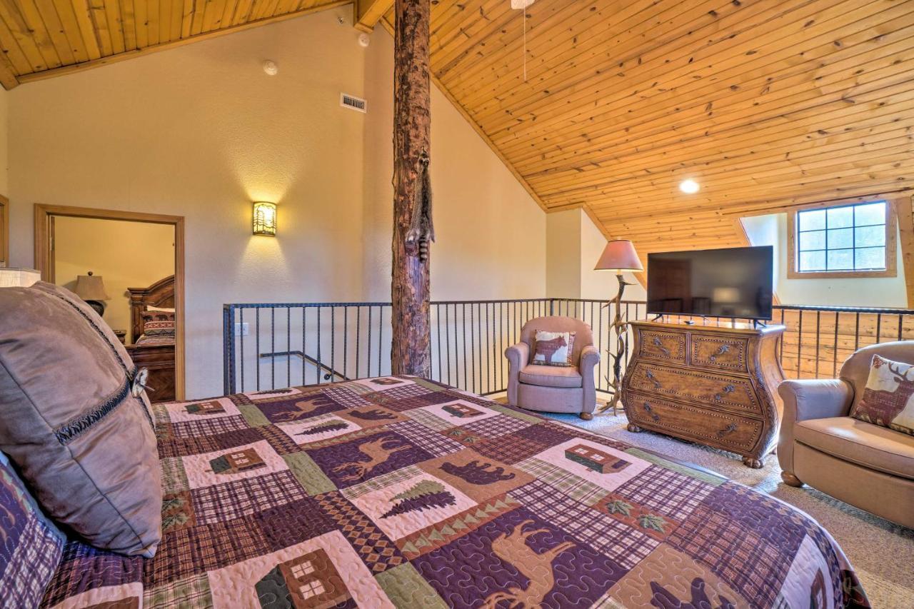 And Cozy Cabin About 1 Mi To Strip! Holiday home Branson