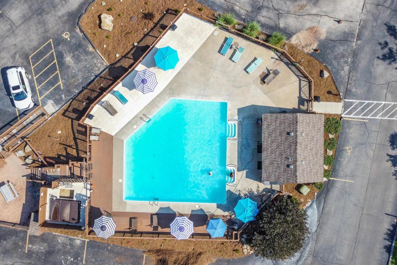 Overlook At Eagles Nest * Branson