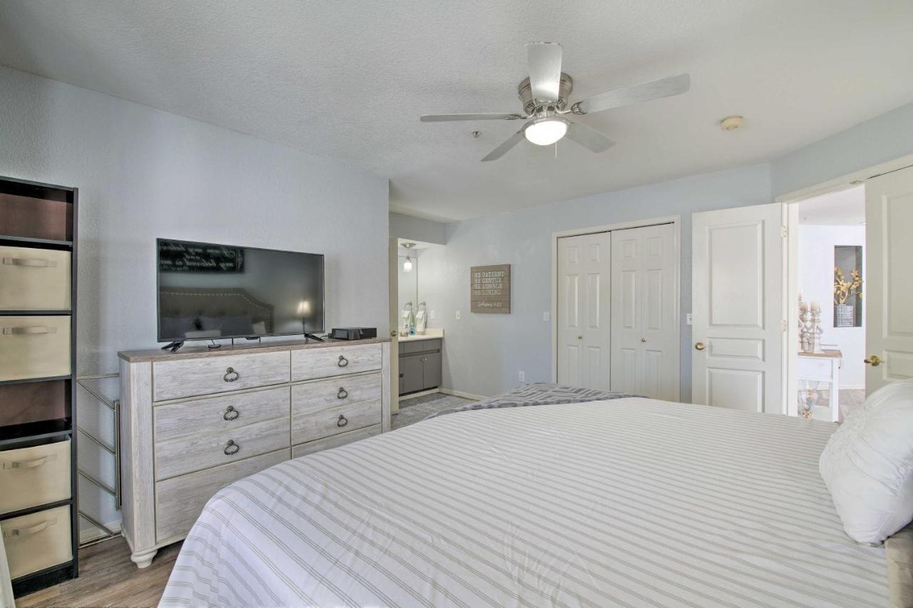 Apartment Updated 3 Mi From Strip!