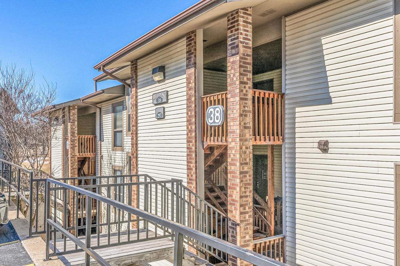 Table Rock Terrace * Branson