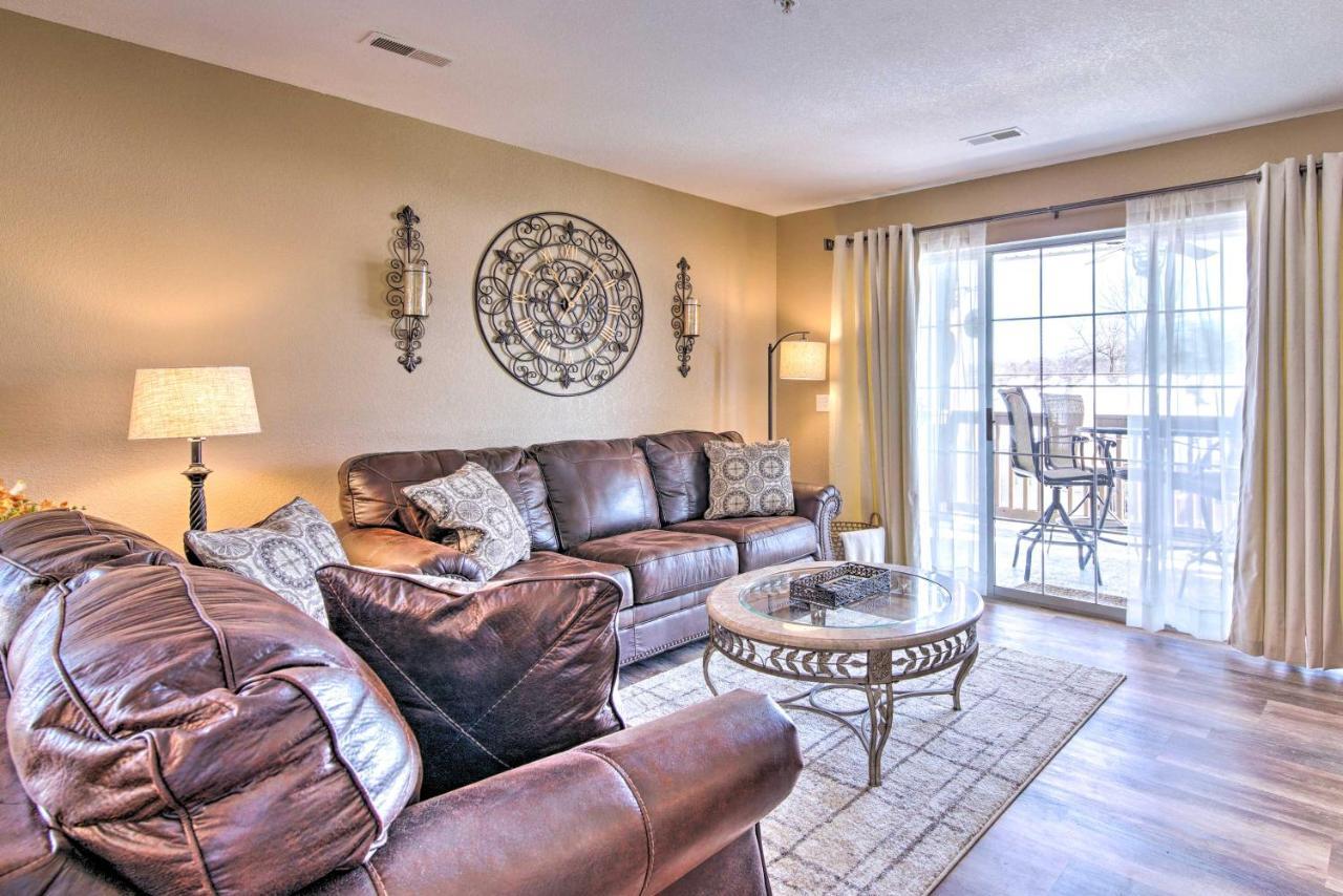 With Large Patio About 3 Mi To The Strip! Apartment Branson