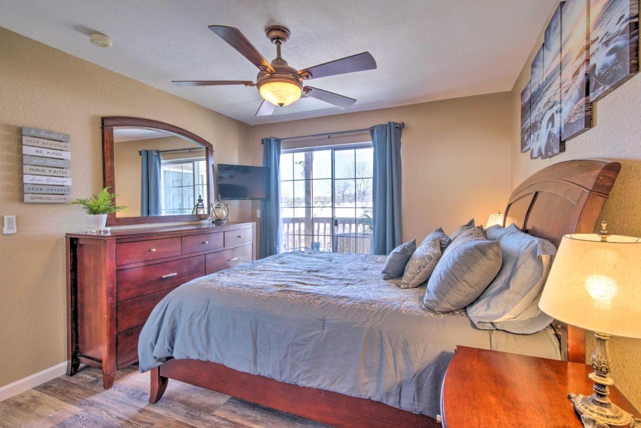 Apartment With Large Patio About 3 Mi To The Strip!
