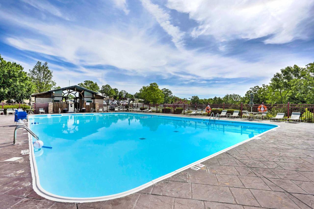 Apartment With Scenic Patio And Pool Access Branson