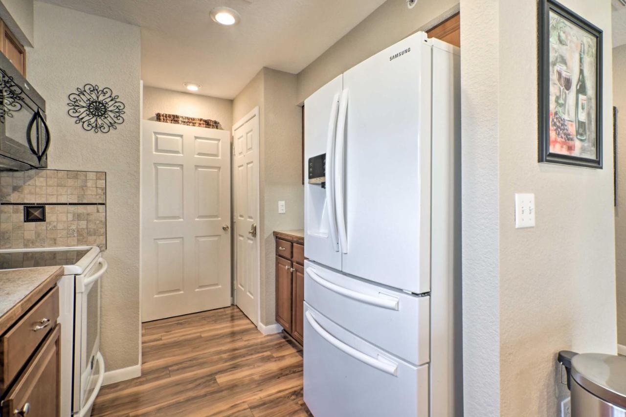With Scenic Patio And Pool Access Branson