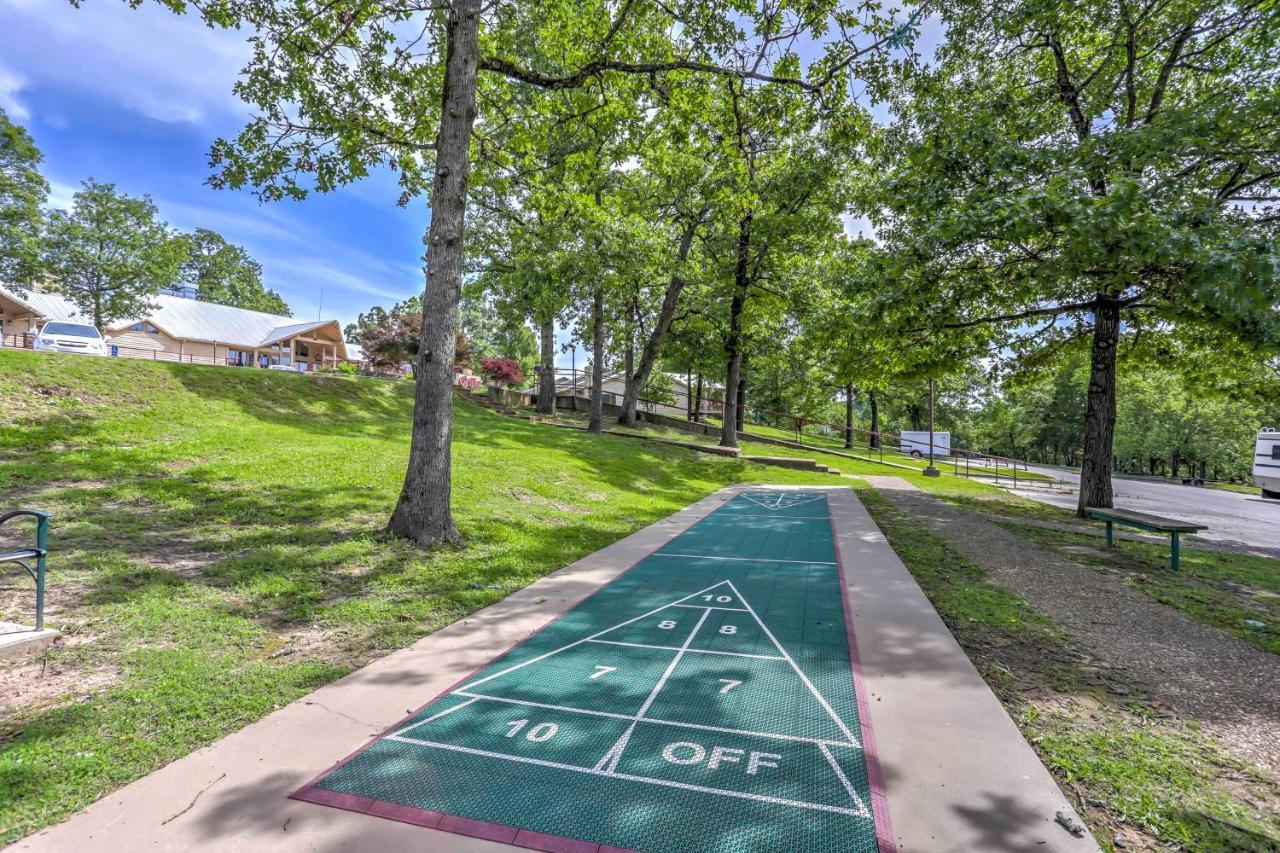 With Scenic Patio And Pool Access Apartment