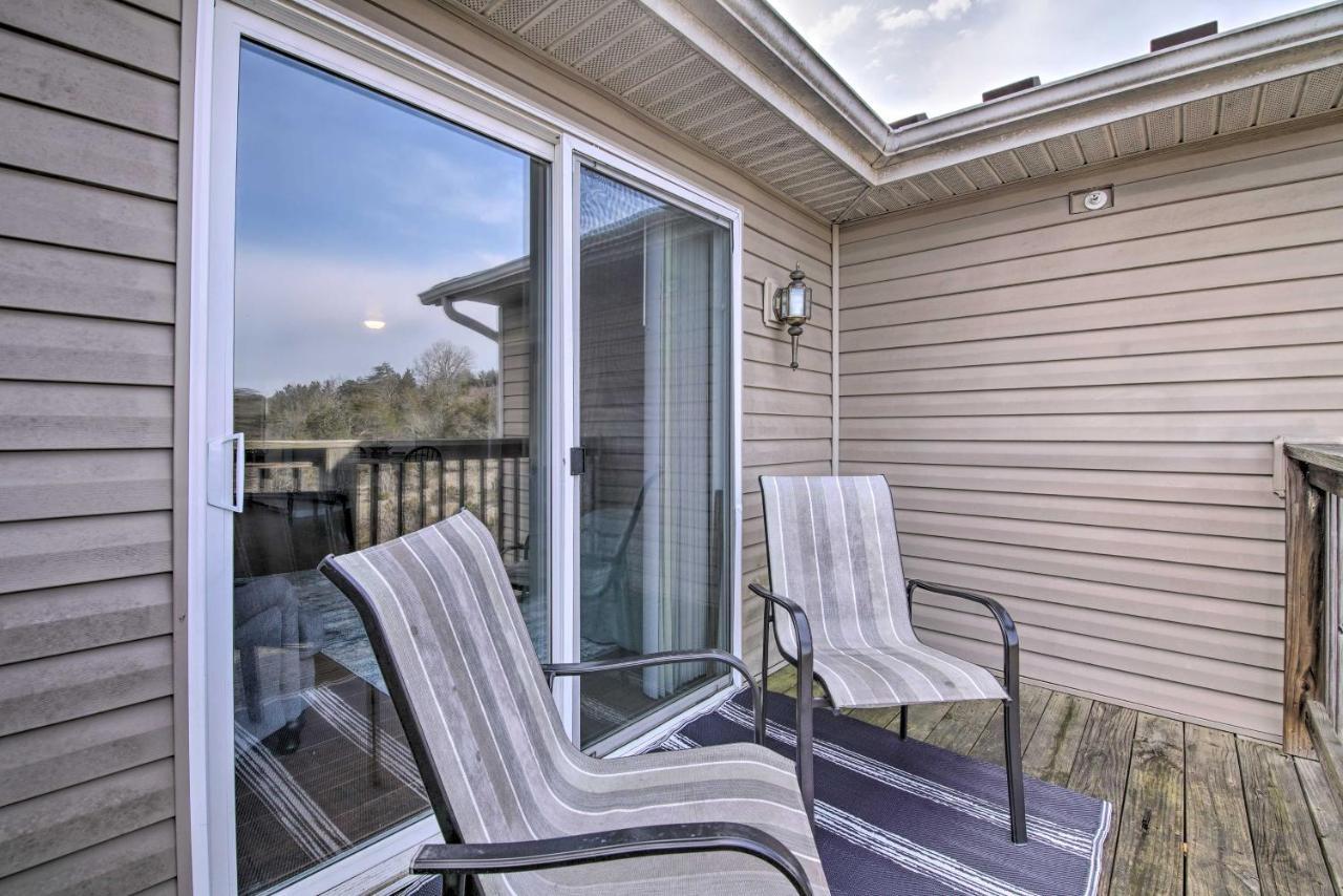Escape With Shared Pool, 5 Mi To Lake!