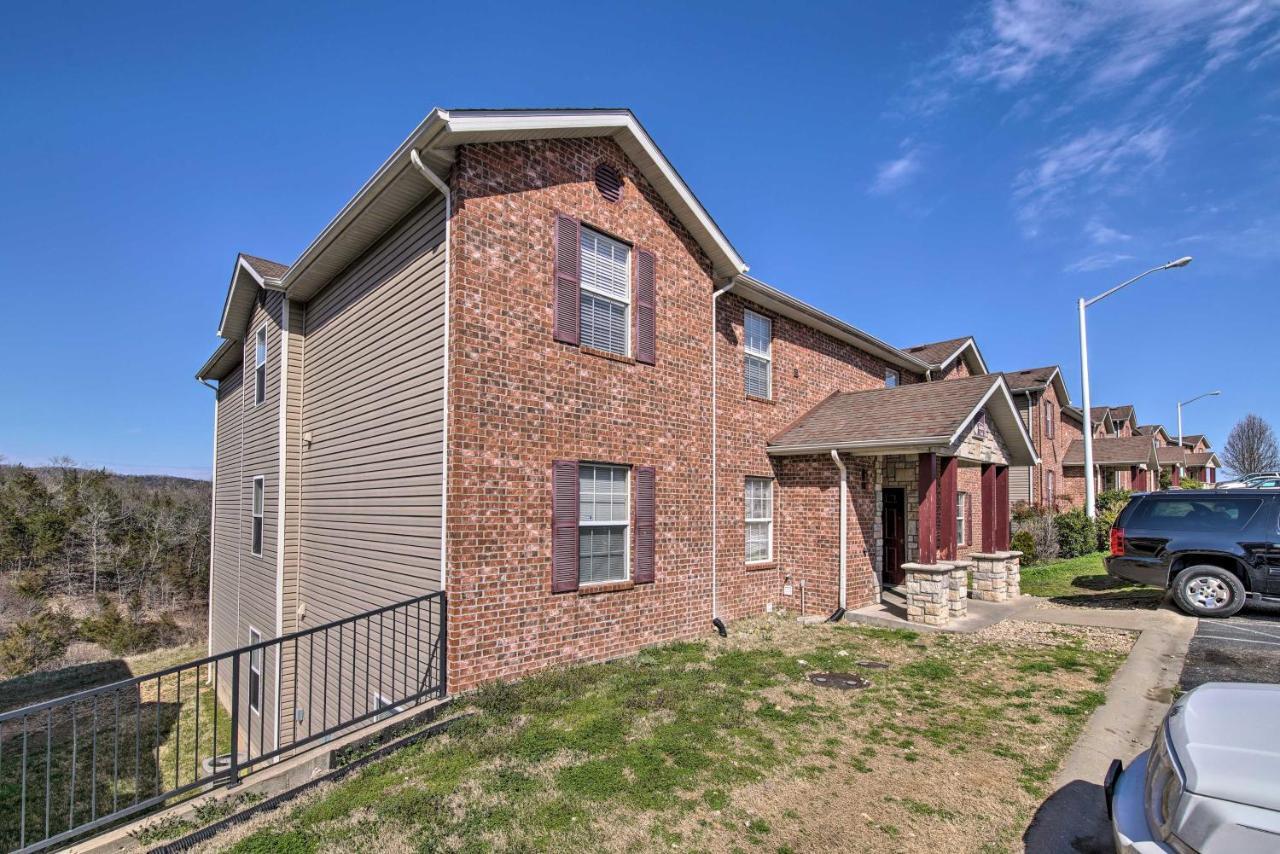 Escape With Shared Pool, 5 Mi To Lake! Apartment Branson
