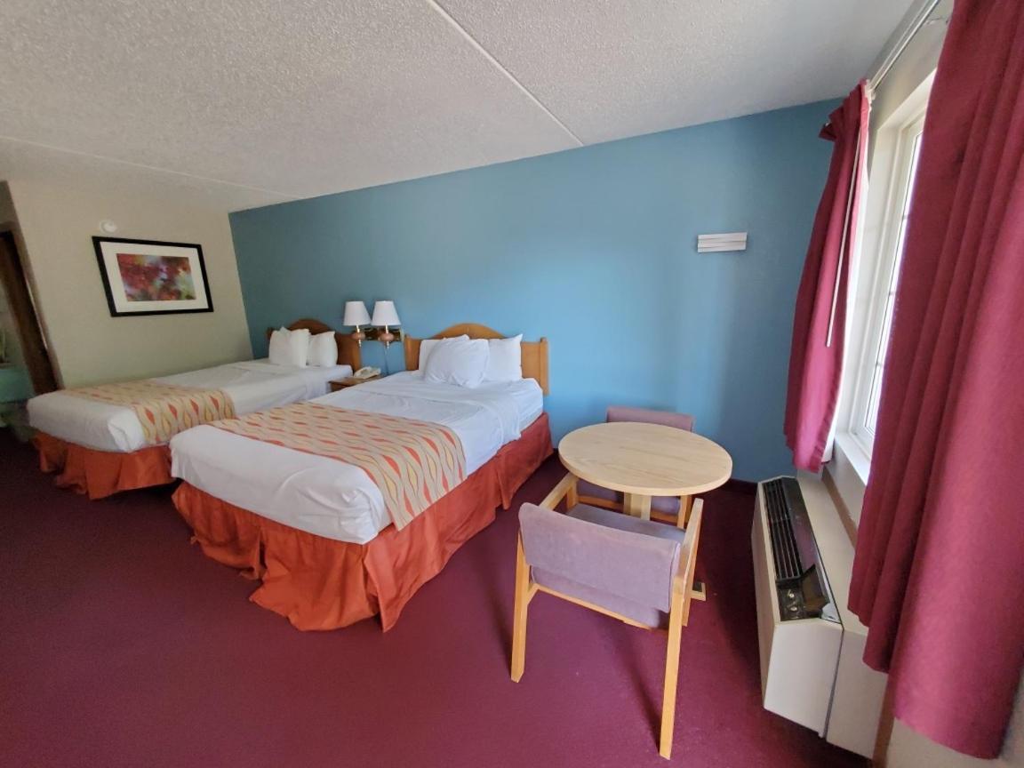 Spinning Wheel Motel