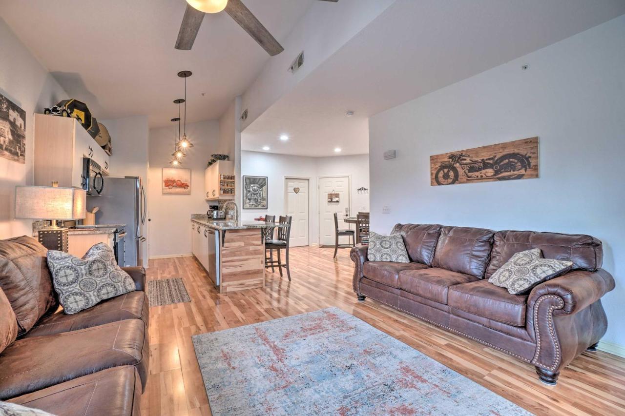 Apartment Serene Penthouse With Access And Views! Branson