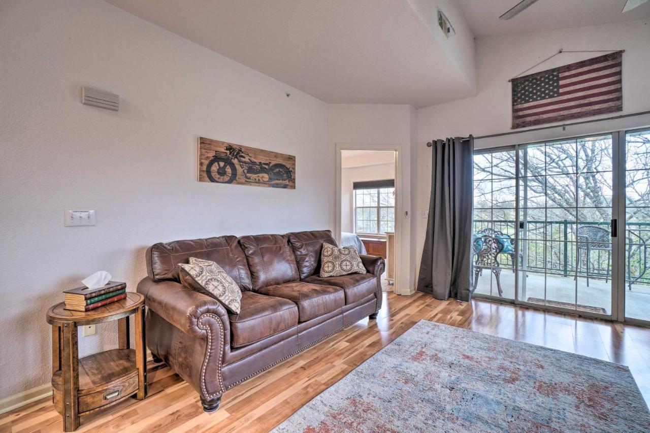 Apartment Serene Penthouse With Access And Views! *