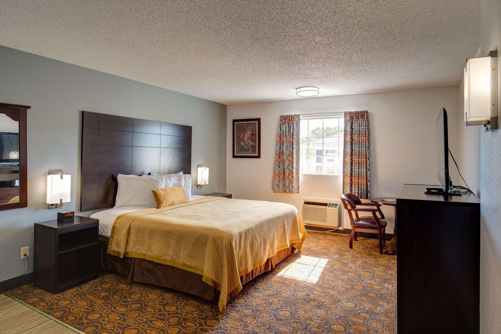 Hotel Howard Johnson By Wyndham Theatre District 2*