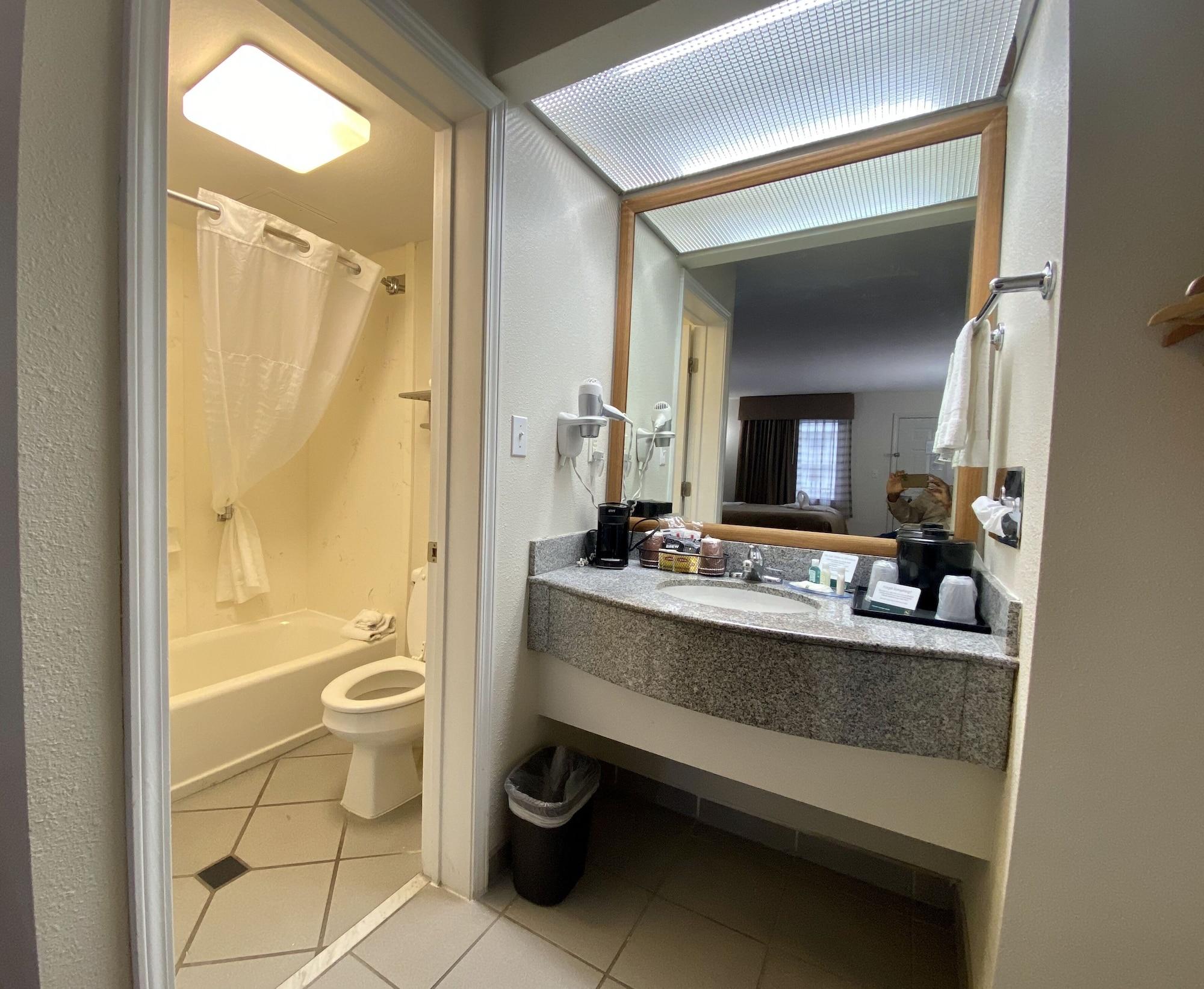 Quality - Hwy 76 Hotel